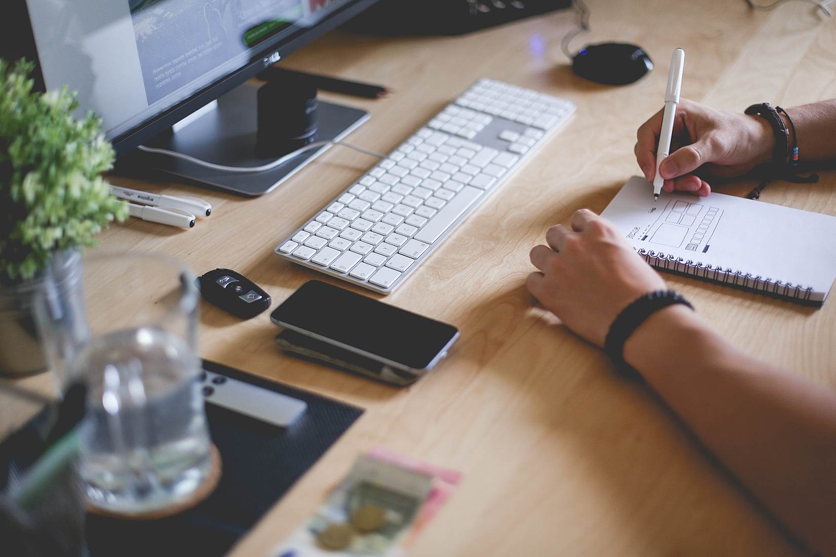 8 Online Tools to Help Manage Your Business Finances